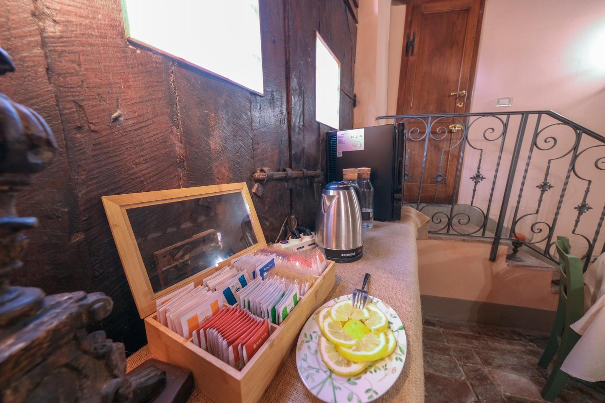 Antica Dimora Leones Bed & Breakfast